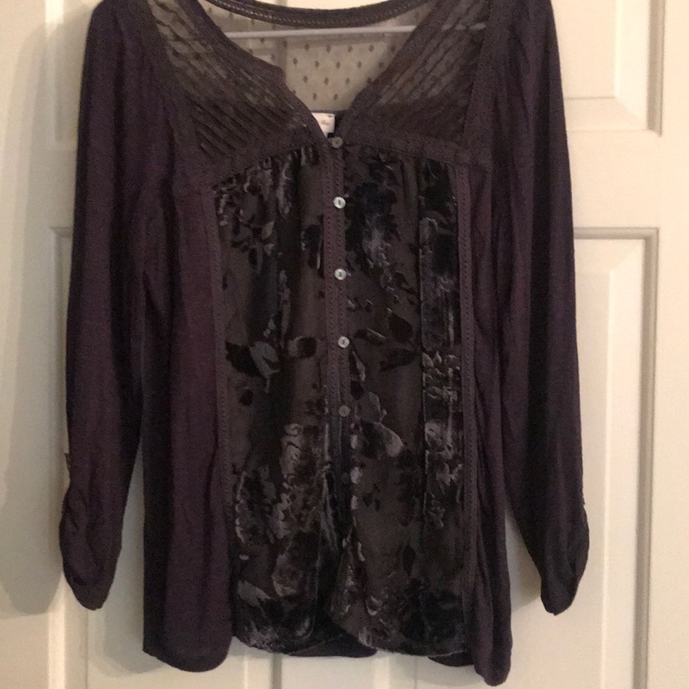 Black casual top. Part velvet part knit.